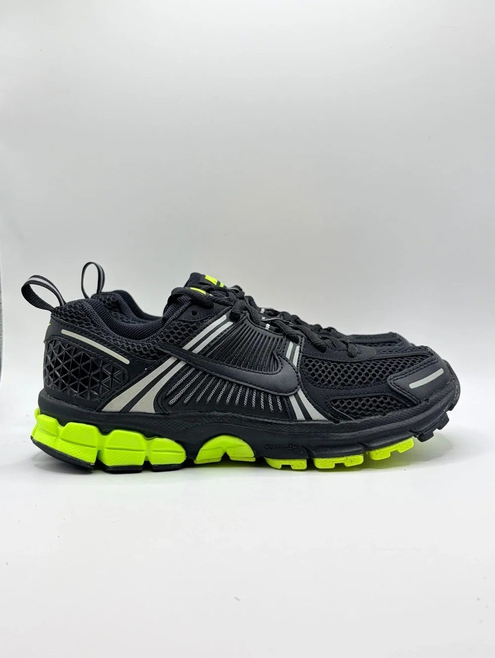 Nike Vomero 5 (GS) Black Volt Running Shoes Size 6Y/ 7.5 Womens